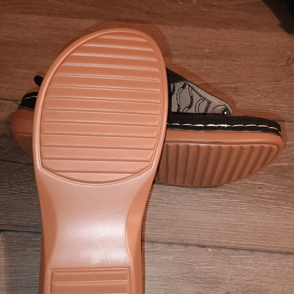 Chic Dark Brown and Tan Sandals - Picture 3 of 5
